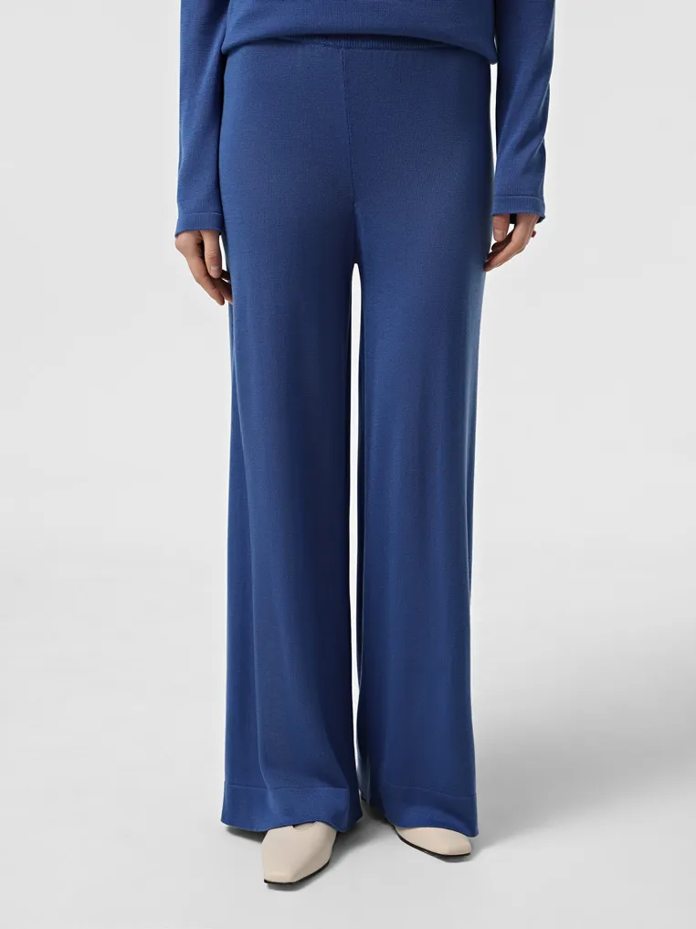 Pants knitted