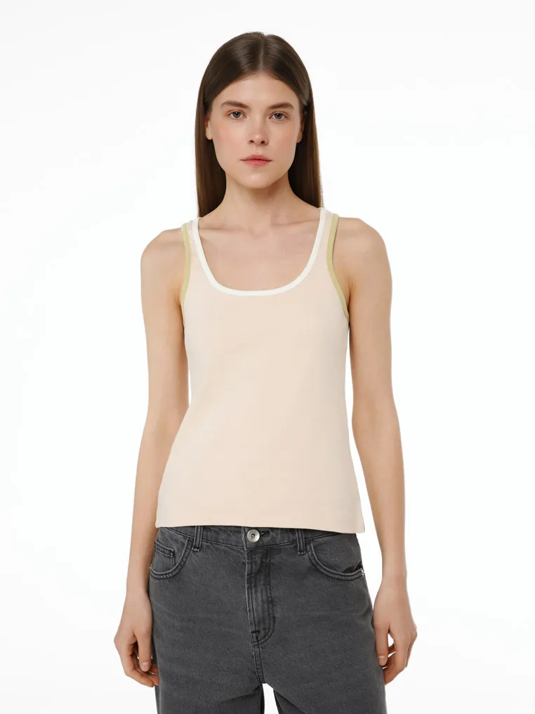 T-shirt with contrasting trim